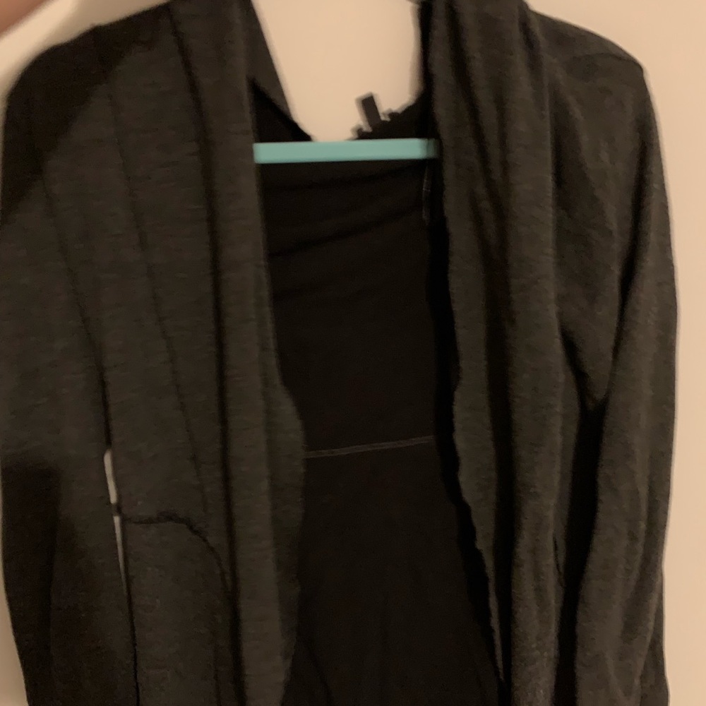 barely worn cute buisness casual cardigan